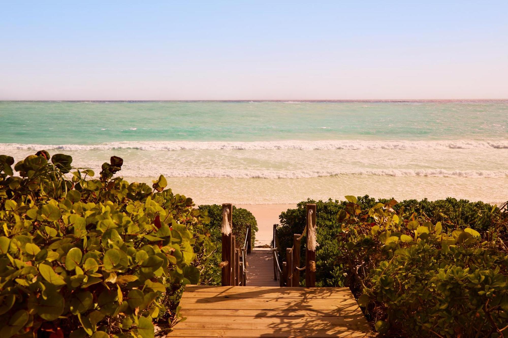 Coral Sands Inn & Cottages Dunmore Town 외부 사진