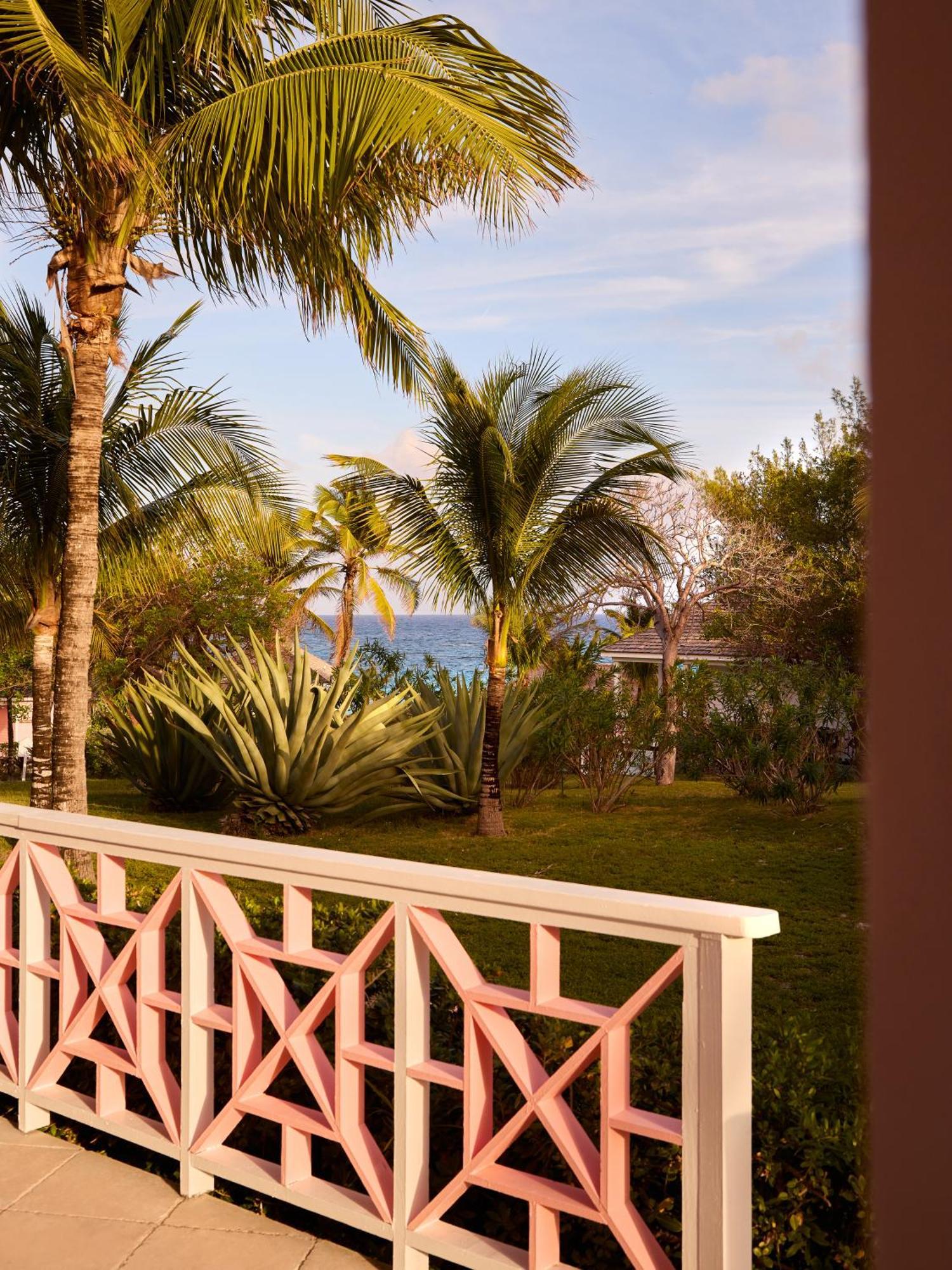 Coral Sands Inn & Cottages Dunmore Town 외부 사진
